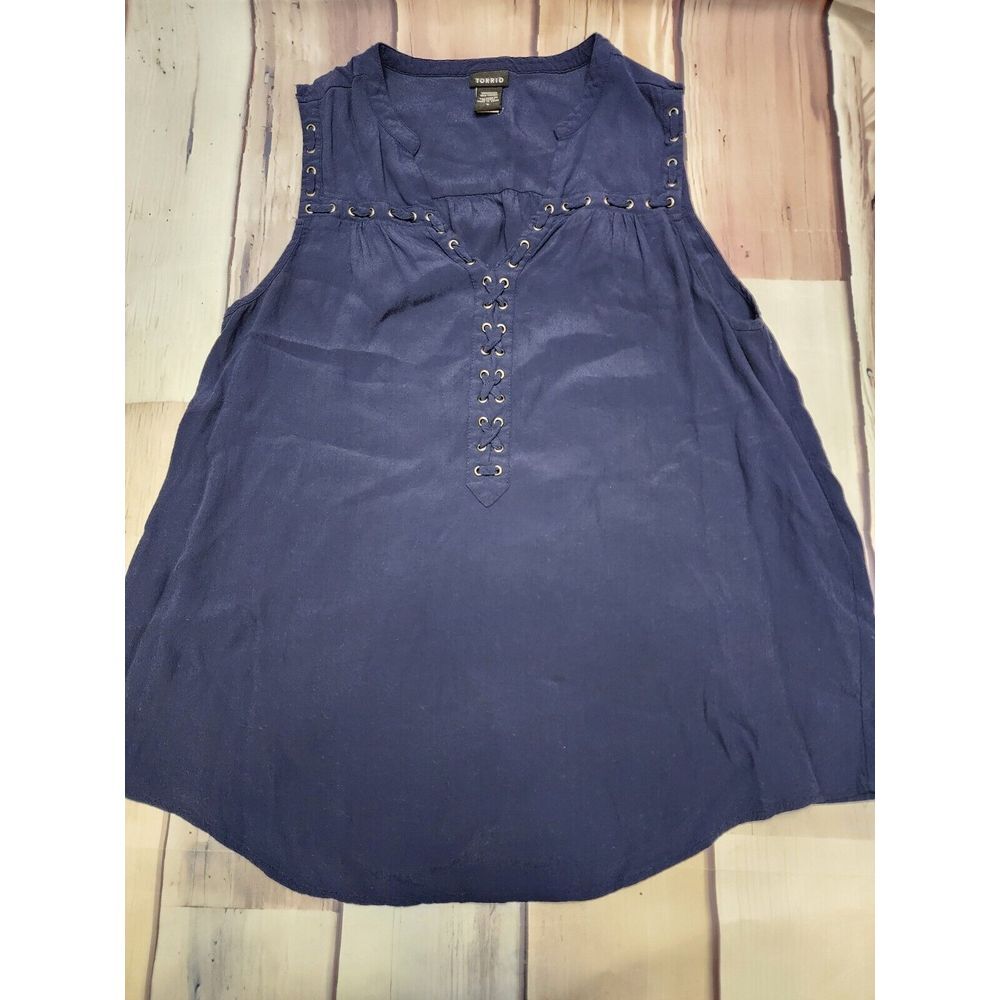 Torrid Womens Babydoll Top Size 2X Grommet Lace-Up V-Neck Tank Top Blue Nice!